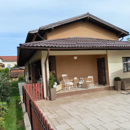 Apartmán Luxury Airport Retreat Kluž Exteriér fotografie